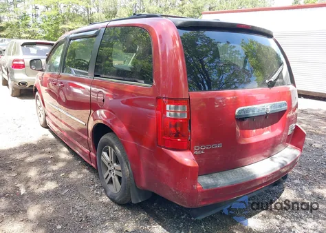 2010 Dodge Grand Caravan Sxt z USA, uszkodzony, nr VIN 2D4RN5DX5AR223609